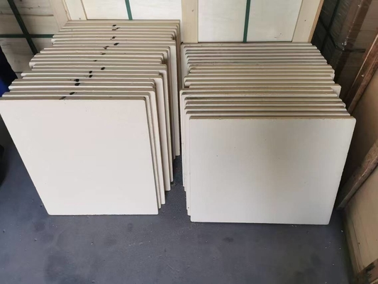 00.3% Fe2O3 耐火炉家具