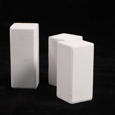 冷砕強度90MPA以上 工業炉システムでの性能のために設計された,密度2.8gcm3のコロンドムマルライトから構成されたストール