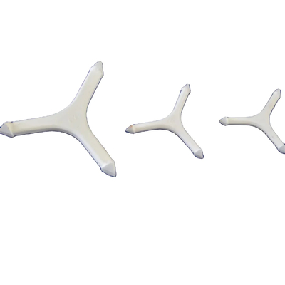 9 モース アルミオキシド セラミック 折りたたみ強さ 400 MPa まで 20 KV 断断電圧