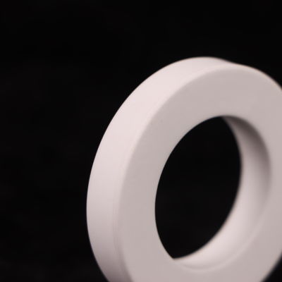 8.9 X 10-6/K 熱膨張性 性能と介電常数を持つ白色アルミオキシドセラミック6