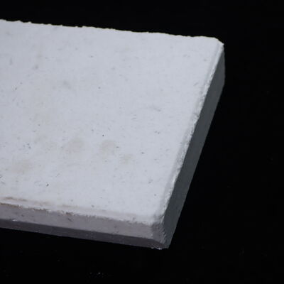 熱衝撃耐性良さ 1700°Cまで温度耐性があり,オーダーメイド厚さでオーブンの家具を備えたコーランダムオーブンの棚