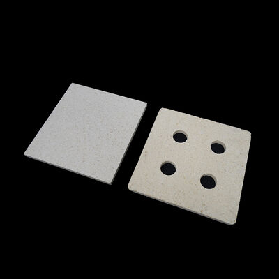 耐熱衝撃性と長寿命のために設計された、白色コーディエライト-ムライト製の窯棚、焼成棚