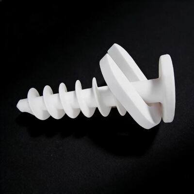 密度3.75～3.9グラム/立方センチメートル、ポアソン比0.25のアルミナセラミックス。切削工具や電子基板に適しています。