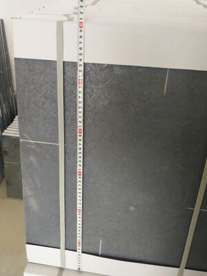 黒いシリコンカービッド炉棚 熱安定性や耐磨性のある炉火作業に適した