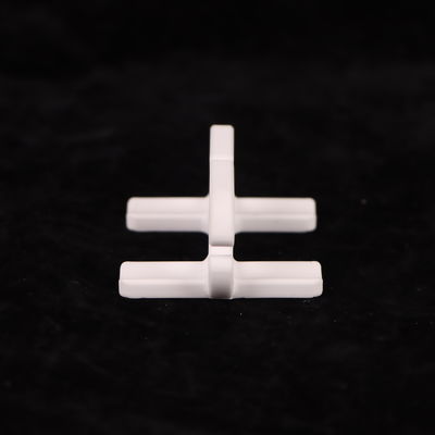 ホワイトアルミオキシドセラミック 屈曲強度200-400 MPa 熱膨張 8.9 X 10-6/K 高温用途