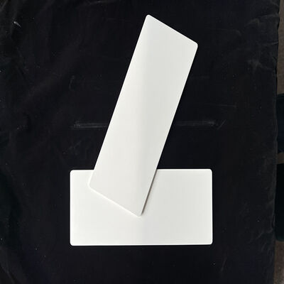 熱伝導率 25 ～ 35 W/mK 電気絶縁と熱管理のために設計されたアルミナ セラミック材料