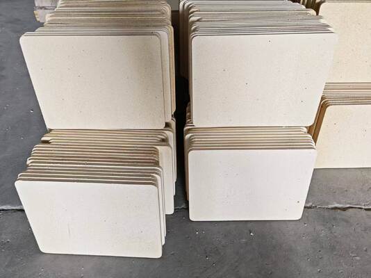 グラス化されていないコーディエライト・マルライト炉棚 滑らかな縁 熱ストレスの下での長期間の炉棚性能に最適化