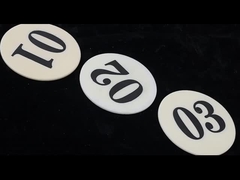 9 モース硬さ アルミオキシドセラミック 介電性強度18-20KV/mm,ポイソン比025